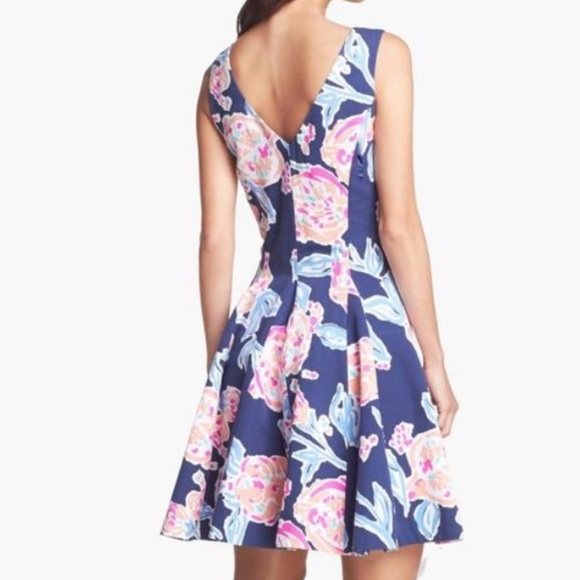 V-neck Lilly Dress - Picture 2 of 5